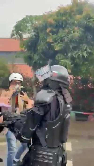 Contin&uacute;a el paro nacional en Colombia, agresiones diarias.