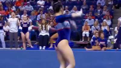 Auburn&rsquo;s Gabby McLaughlin💙🧡🤍🐯