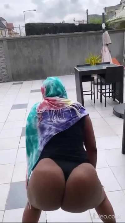 the dimplenipple, booty of a DJ🍑🍑💦😈