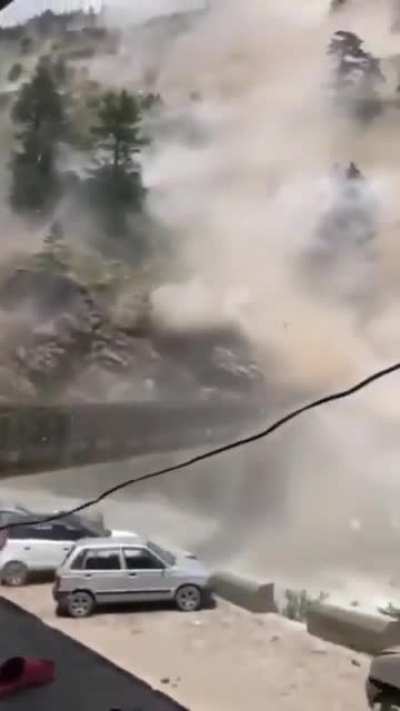 🔥 The last boulder of the avalanche...
