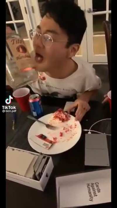 Man was so drunk that he forgor💀