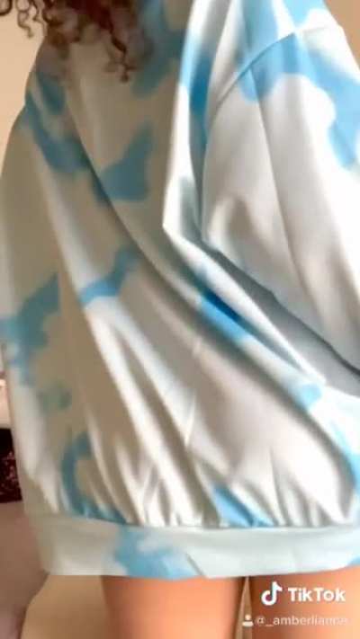 Big sweatshirt = big butt!