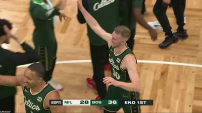 [Highlight] TD Bank is open for Sam Hauser as he banks in the triple to beat the buzzer and end the first quarter for the Celtics vs Bucks during Christmas