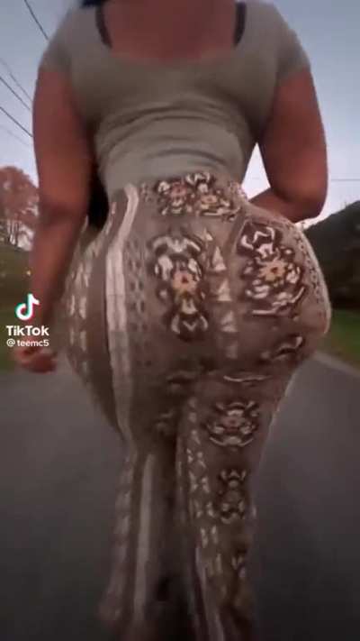 🧟&zwj;♂️🍑
