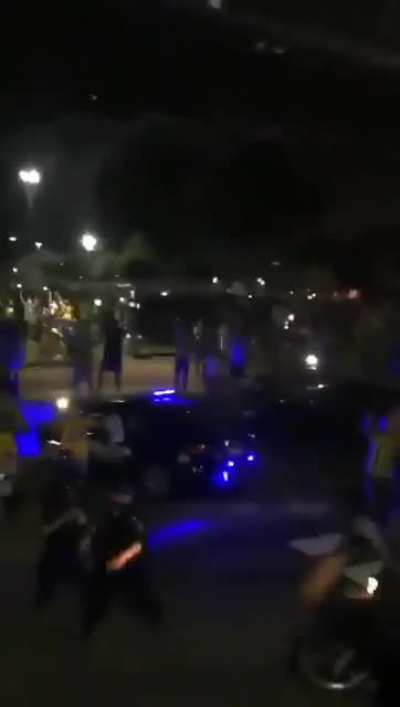 Ahora en el parque Alem, aca cada uno hace lo que quiere. Ahora vos abris tu local despues de las 21 y te cae hasta el ej&eacute;rcito
