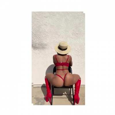 If you have the booty...bounce that booty. 🍑 How badly do you want it? ❤️