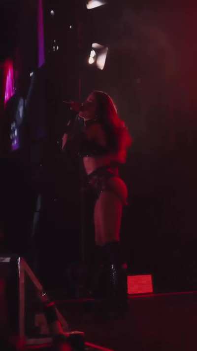 Anitta @anitta