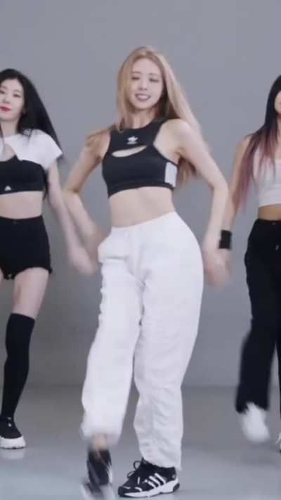 ITZY - Yuna