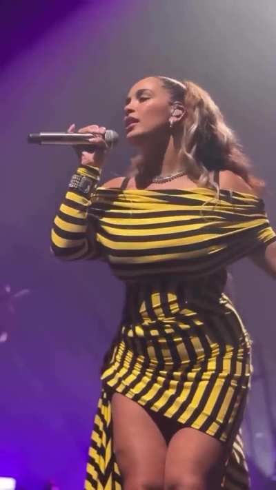 Jorja performing "Little Things" . Dress on 10