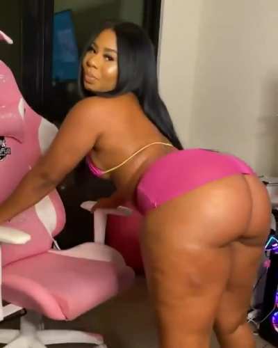 Shorty was really the number 1 natural booty at one point. Now she&rsquo;s a full time gamer