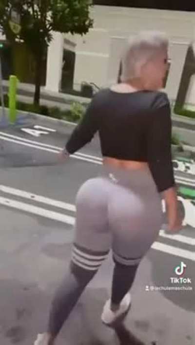 Latina Milf - Bouncing Breasts and Booty 😳🍑