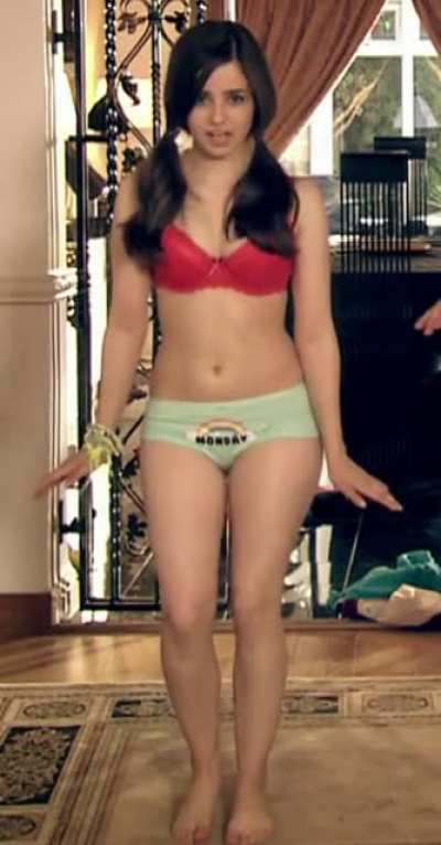 Holly Earl bouncing