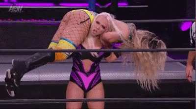 Taynara carried then smashed