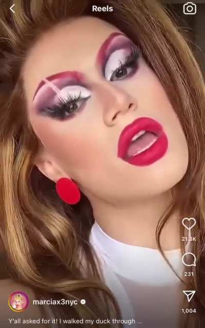 Anetra&acirc;s mug on Marcia Marcia Marcia&acirc;s face&eth;&curren;&copy;