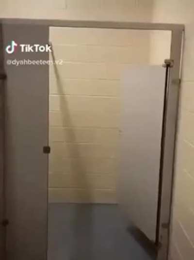 He gonna coom.