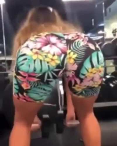 Im so fucking horny I would fuck the shit outta her😈🤤💦💦🍆💦🐱