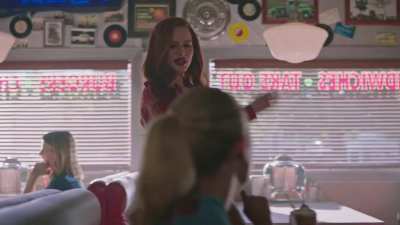 She knows, she's a hottie (Riverdale S03E01)