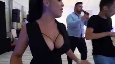 Auntie Wedding Dance