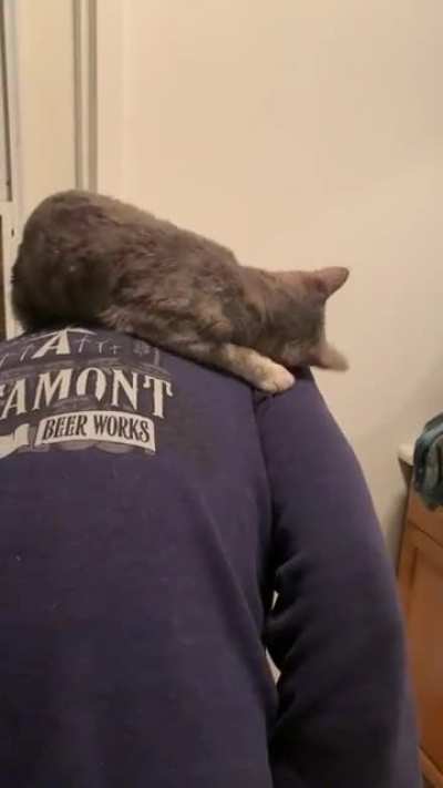 She&rsquo;s one hell of a nuzzler