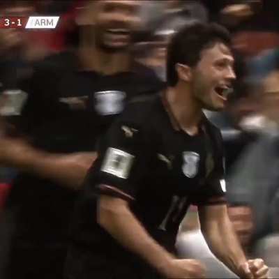 Gola&ccedil;o de falta de Jo&atilde;o Neves contra a Arm&ecirc;nia