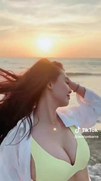 Analyn Barro
