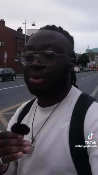Fella spots a few young lads with fucking machetes, this country is a kip 