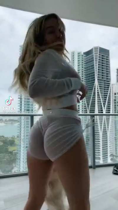 How can someone watch this and not think; damn she a thot