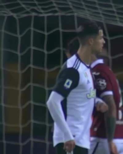 Ronaldo BRUTALLY ASSAULTS an opponent