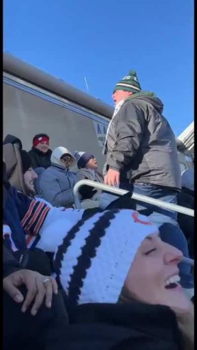 Packers fan vs other fans. Freakout. Cringe.