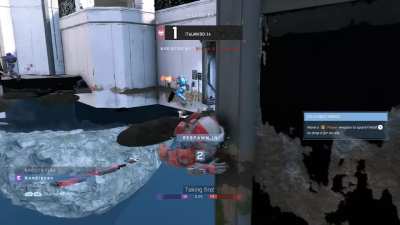 A weird glitch happened while I was playing(also try to ignore my horrendous aim I&rsquo;m not good at infinite)