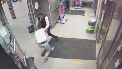 Man tries to stab trained security guard with a pocket knife