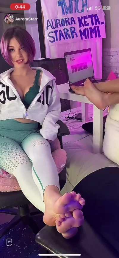 Aurorastar feets
