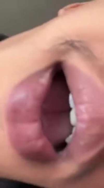 💋