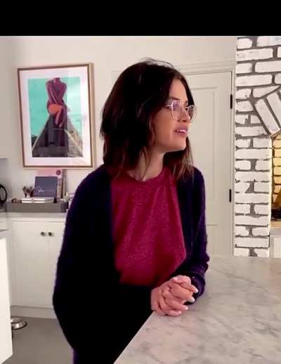 I love that she doesn&rsquo;t love wearing a bra