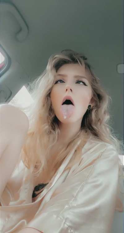 snuck away from my family to be a lil slut in my car~*