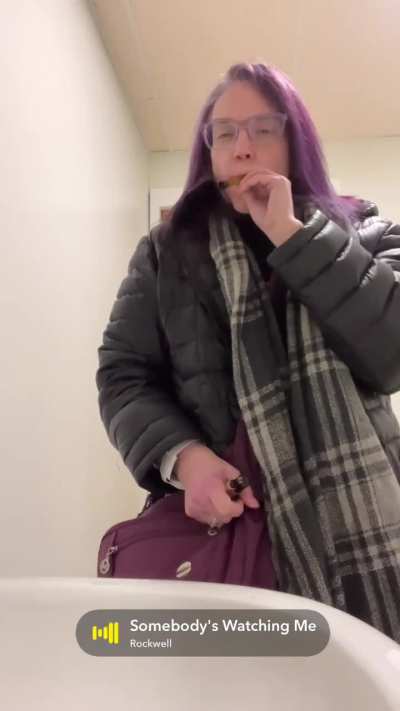 I was at the hospital yesterday. I couldn’t resist. And the smoke DIDN’T set anything off.