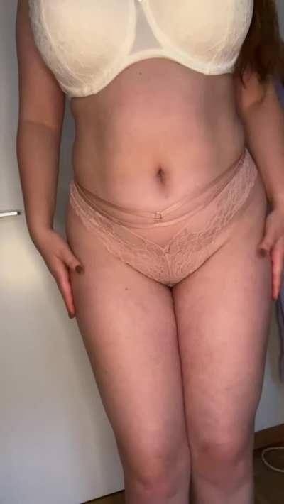 I finally built up the courage to show my chubby tummy&hellip; would you still fuck me?
