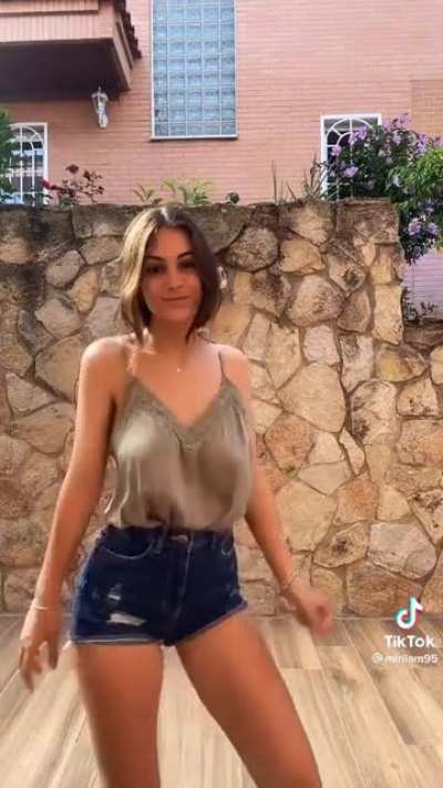That smile when her mom caughts her braless doing tiktoks