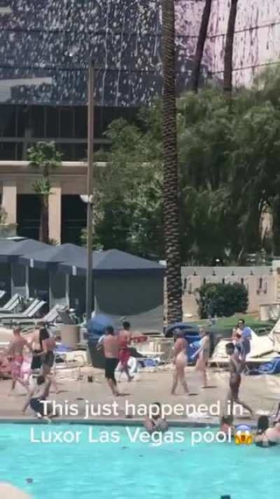 whirlwind in Luxor Vegas Pool