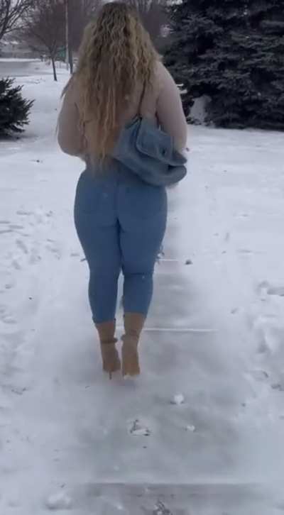 Holy fuck 😩😩