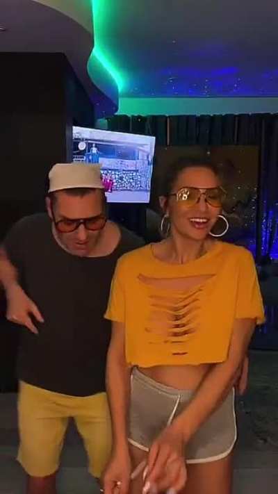 TikTokLive - Video #0885