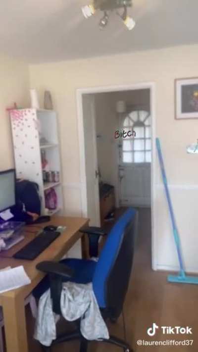 Home gets invaded by man (Credit: @laurenclifford37)
