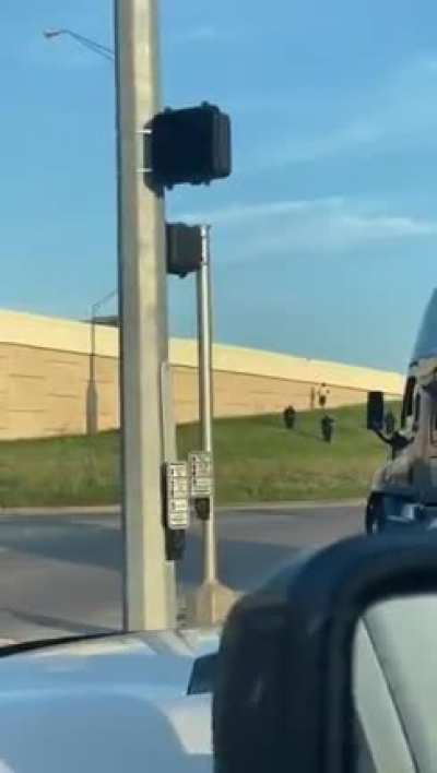 Dallas Police can't chase suspect up a hill