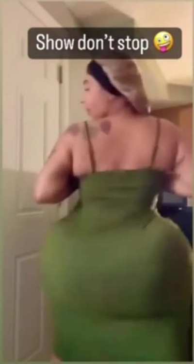How long y&rsquo;all lasting in her huge ass