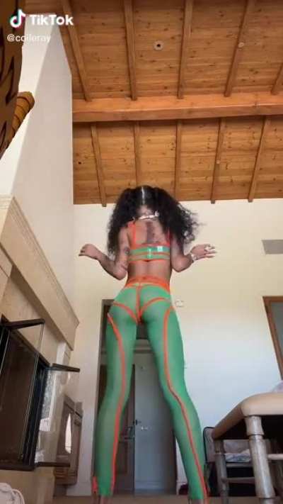 that lil ass 😩