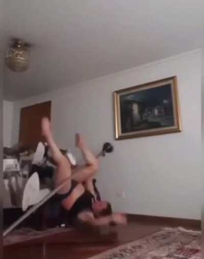 (╯°Д°)╯︵/(.□ . \)
