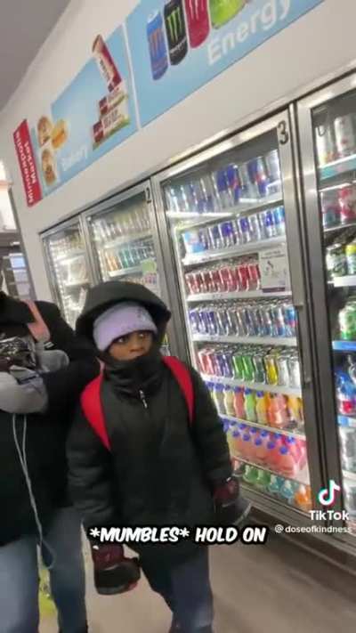 guy was trying to feed the homeless when all of a sudden his day turns into a boondocks episode lmao