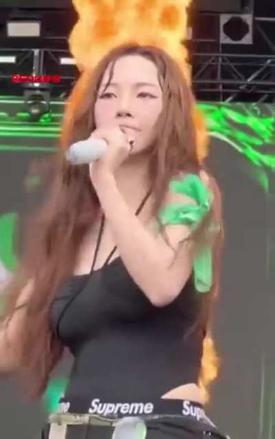 Karina waterbomb