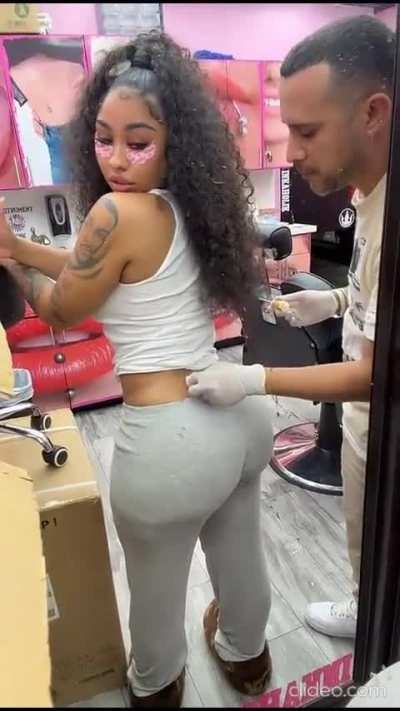 Imagine this your job and Ari see you get 🧱😭