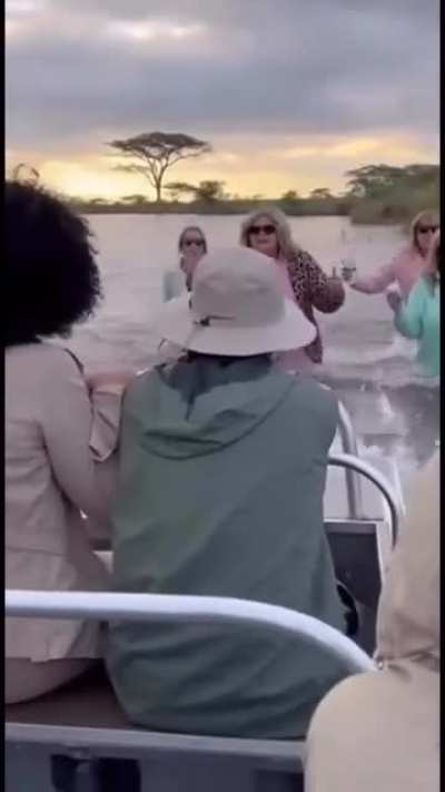 Not sure if it’s AI or not, I had similar experience while swimming in the river
